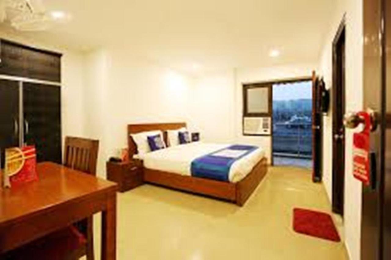 Hotel Star Light New Delhi Bagian luar foto