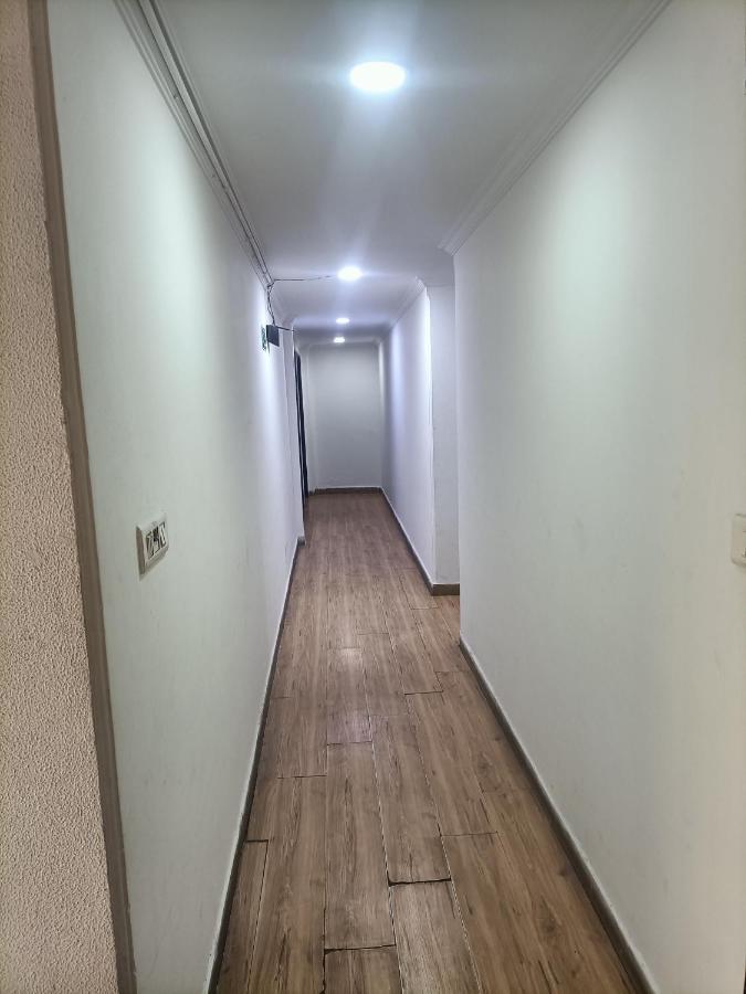 Hotel Star Light New Delhi Bagian luar foto