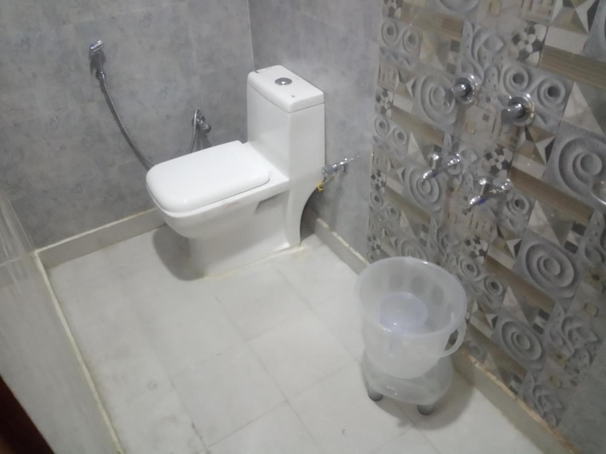 Hotel Star Light New Delhi Bagian luar foto